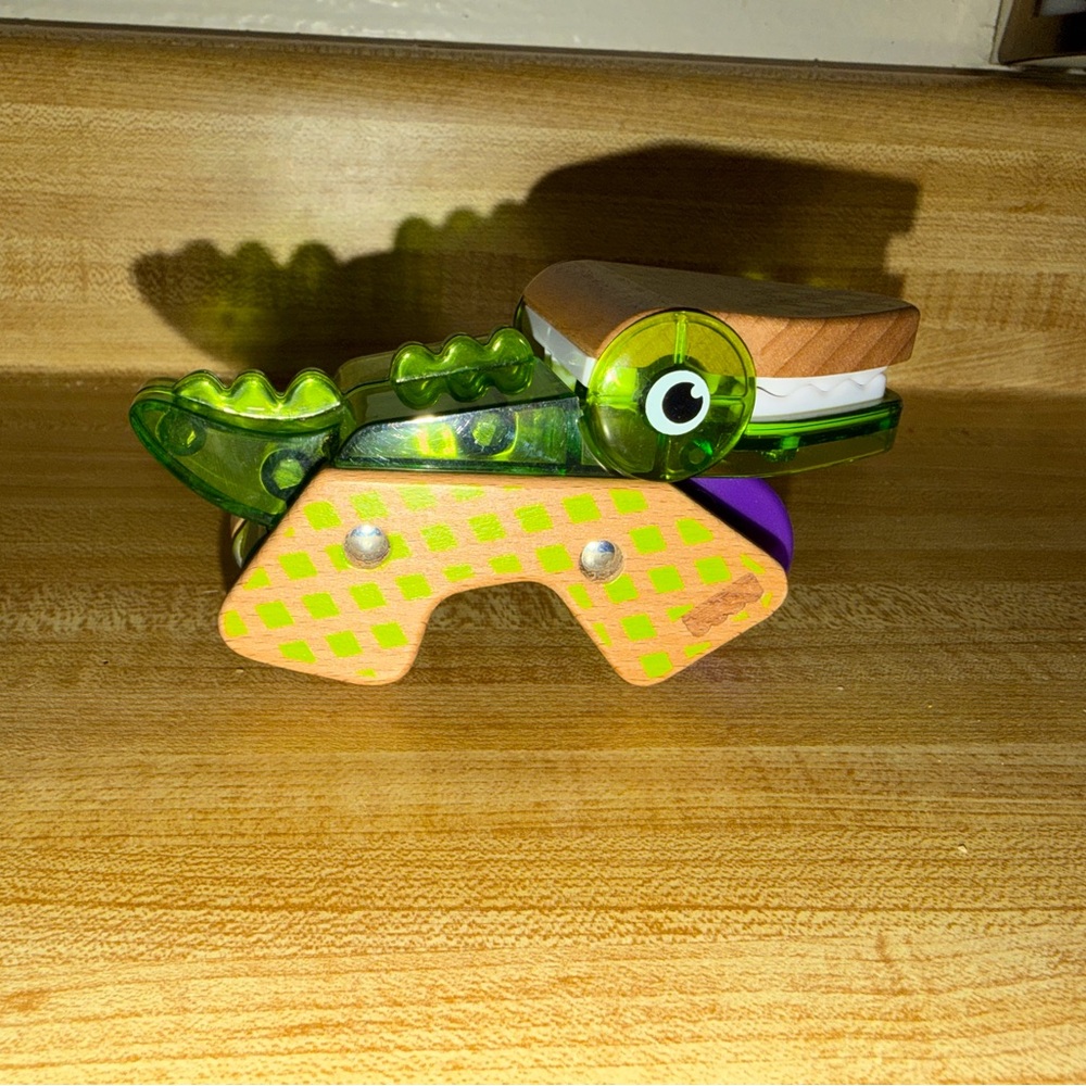 Fisher price Wooden and Green crocodile push Toy cute play‎ fun toys